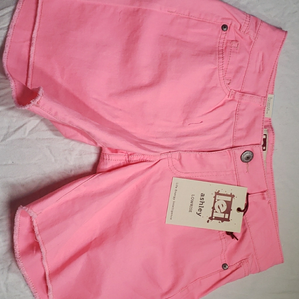 Short pants